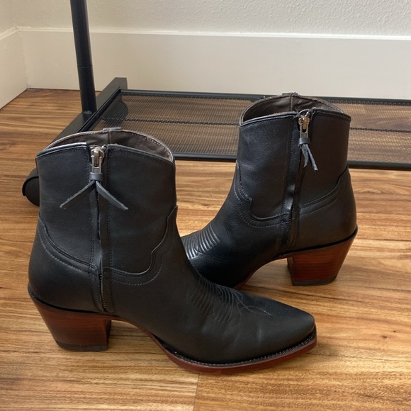BUNDLE - Tecovas  2 pairs of the Daisy bootie in black and caramel - Picture 8 of 15